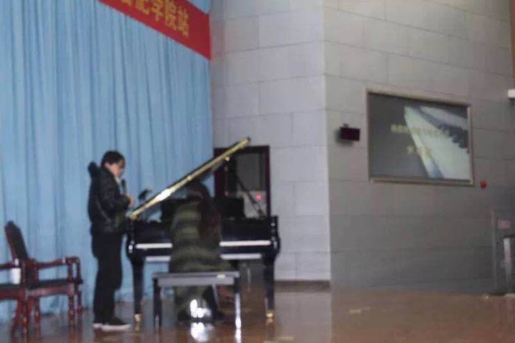 【报道】从师而不惑|fun88乐天堂艺术家宋思衡安徽巡讲·合肥学院站圆满结束。诤悠担