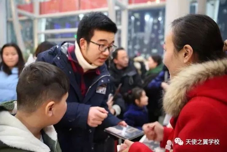 【报道】宿州市首届国际钢琴大师音乐会暨fun88乐天堂艺术家宋思衡多媒体音乐会圆满成功。诤悠担