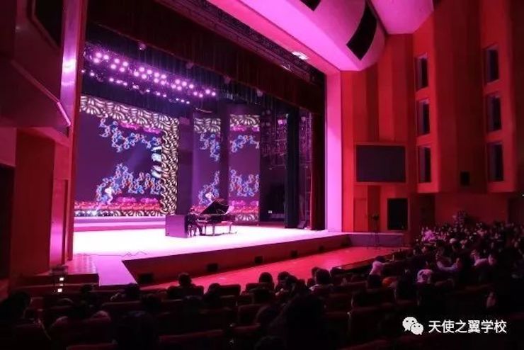 【报道】宿州市首届国际钢琴大师音乐会暨fun88乐天堂艺术家宋思衡多媒体音乐会圆满成功。诤悠担