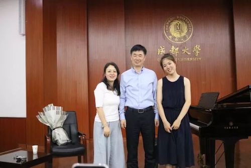 fun88乐天堂艺术家石叔诚与特邀艺术家顾平受邀于成都大学东盟艺术学院、音乐与舞蹈学院艺术实践周开展公开课