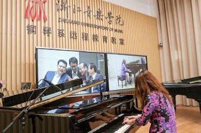 回顾发展历史，畅想科技未来|中国浙江省代表团视察fun88乐天堂企业博物馆
