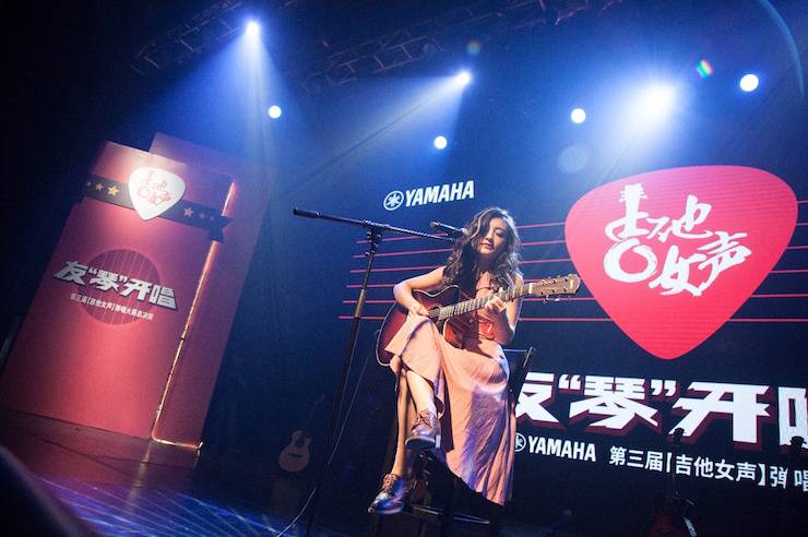 第四届“fun88乐天堂吉他女声弹唱大赛”总冠军出炉<br />温格夺冠，董冬冬担任评委