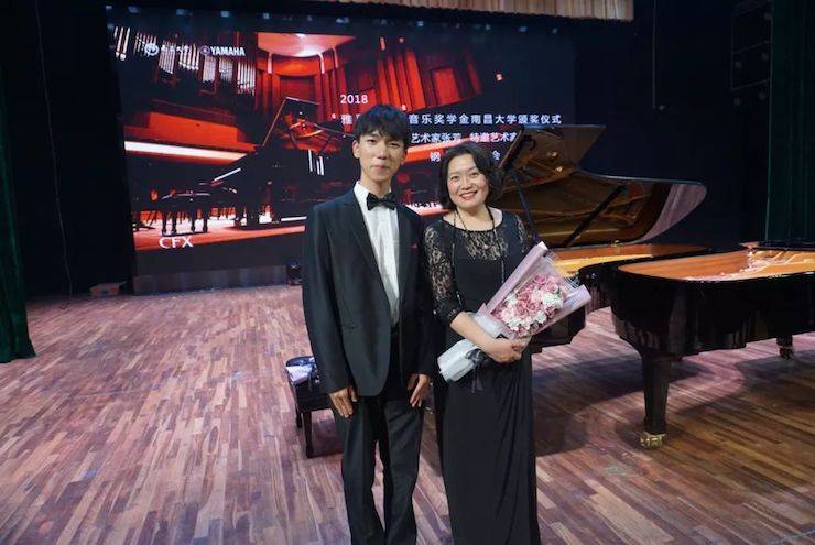 张芳、冯子祥钢琴音乐会