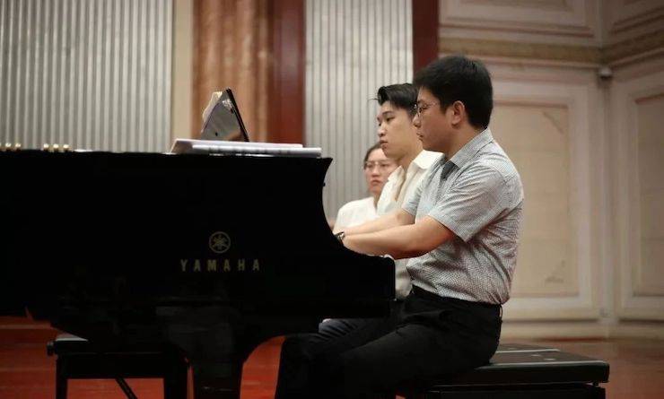 热烈：亍跋睬熘 音悦津门”钢琴重奏音乐会暨天津鲍蕙荞钢琴城开业庆典演出圆满成功！