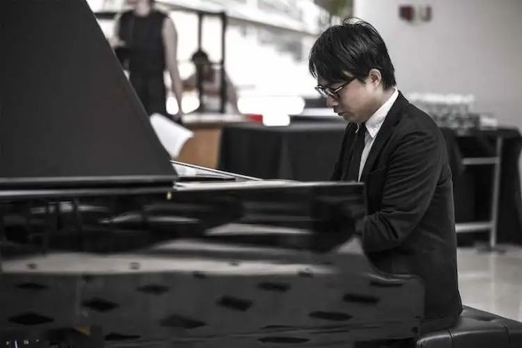 宋思衡的“宅抗疫” | 挑战主播、筹集口罩、闭关作曲，这位取消了20场演出的钢琴家原来这么忙！