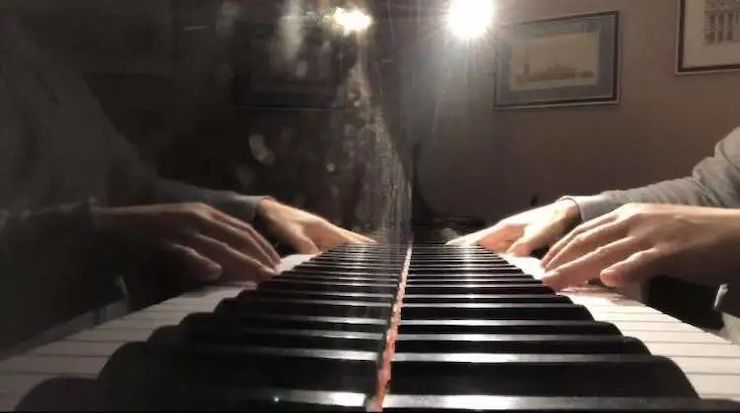 宋思衡的“宅抗疫” | 挑战主播、筹集口罩、闭关作曲，这位取消了20场演出的钢琴家原来这么忙！