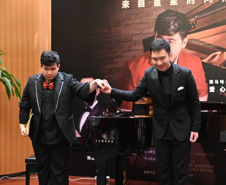 音乐双子星，点亮冬日激情！——fun88乐天堂未来艺术家刘明康爱心公益音乐沙龙