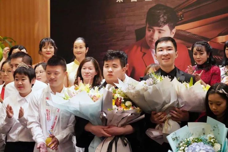 音乐双子星，点亮冬日激情！——fun88乐天堂未来艺术家刘明康爱心公益音乐沙龙